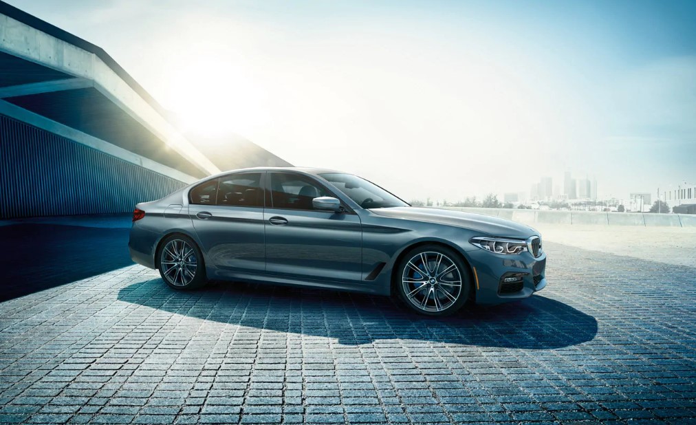 2019 BMW M550i xDrive Bluestone Metallic Front Exterior 2019 BMW M550i xDrive Bluestone Metallic Front Exterior
